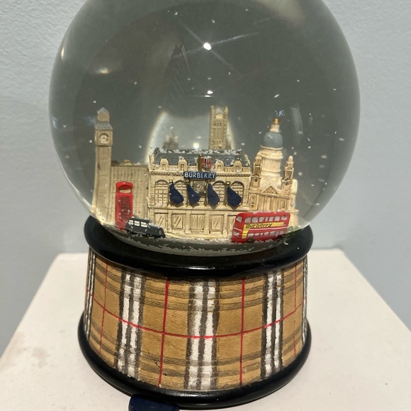 Rare Burberry vintage Musical Snow Globe NEW - Picture 3 of 8